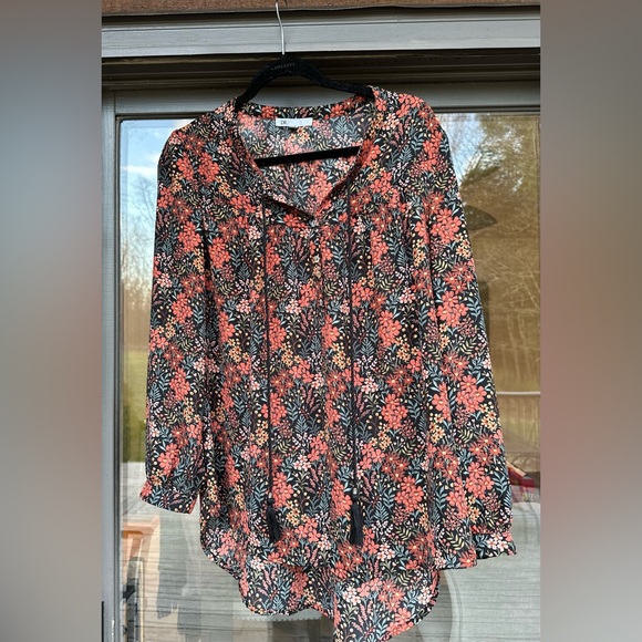 Beautiful colors blouse Size M - Picture 1 of 9